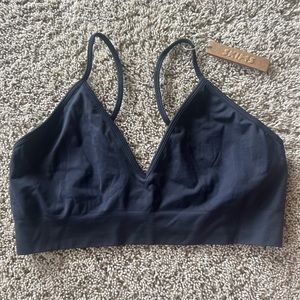 NEW WITH TAGS SKIMS Smoothing Bralette